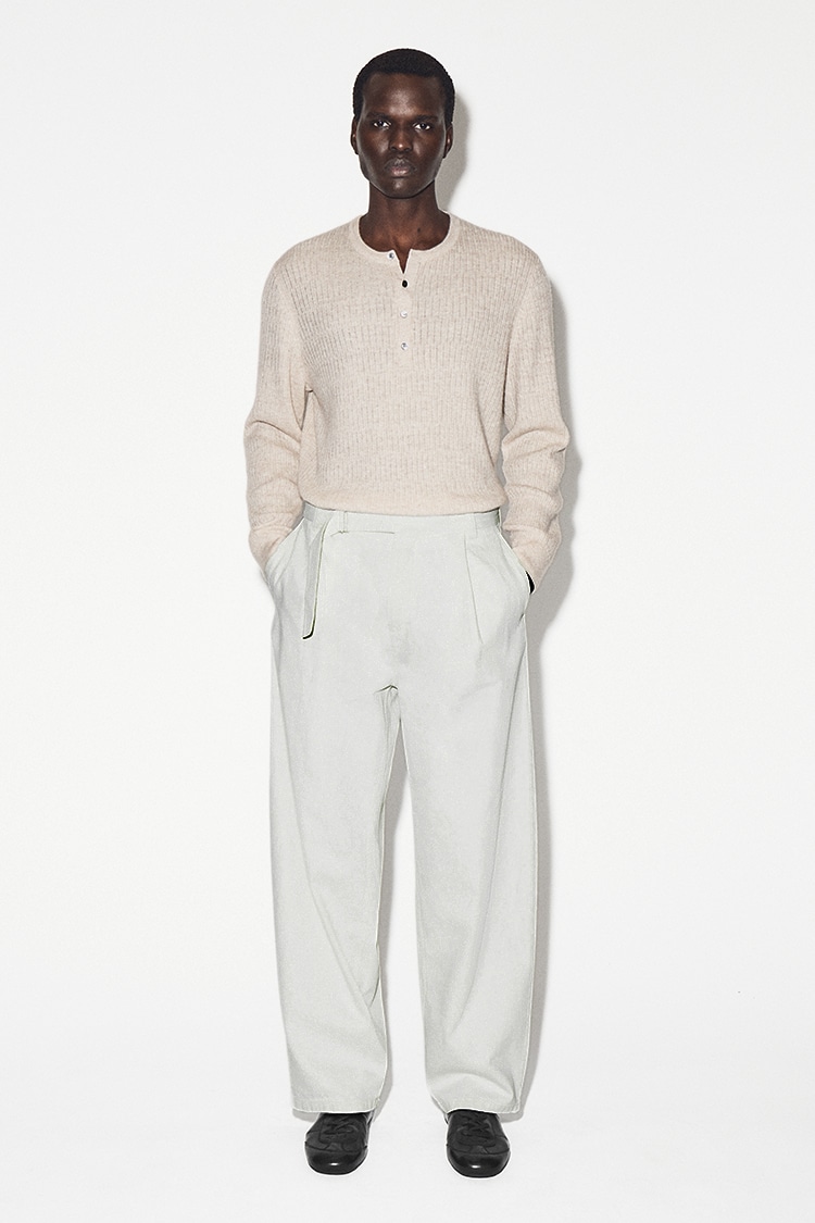 カシミアリネンヘンリーネックTシャツ